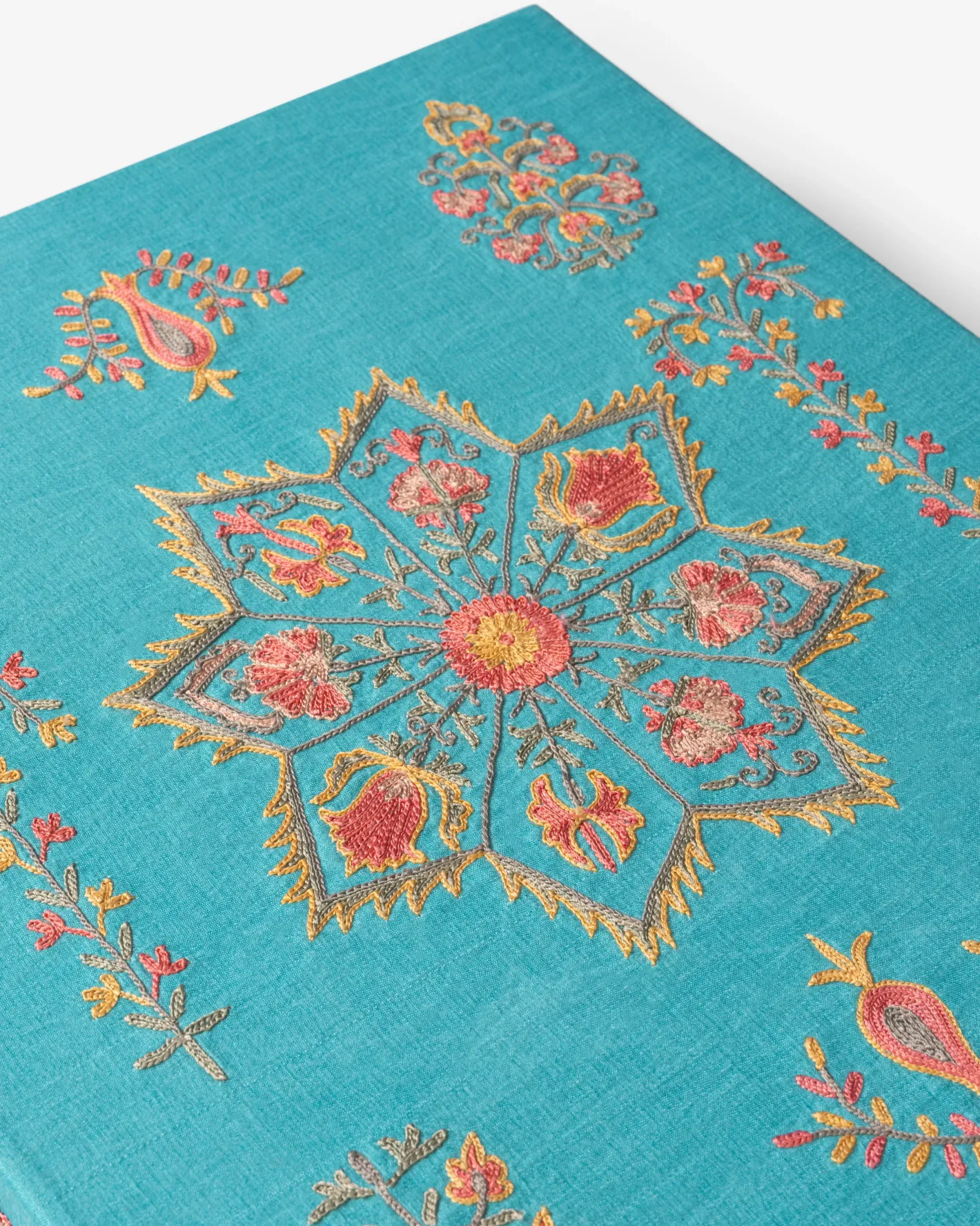 ASSOULINE Uzbekistan Living Treasures: Celebration of Craftsmanship (Special Edition)^ Travel