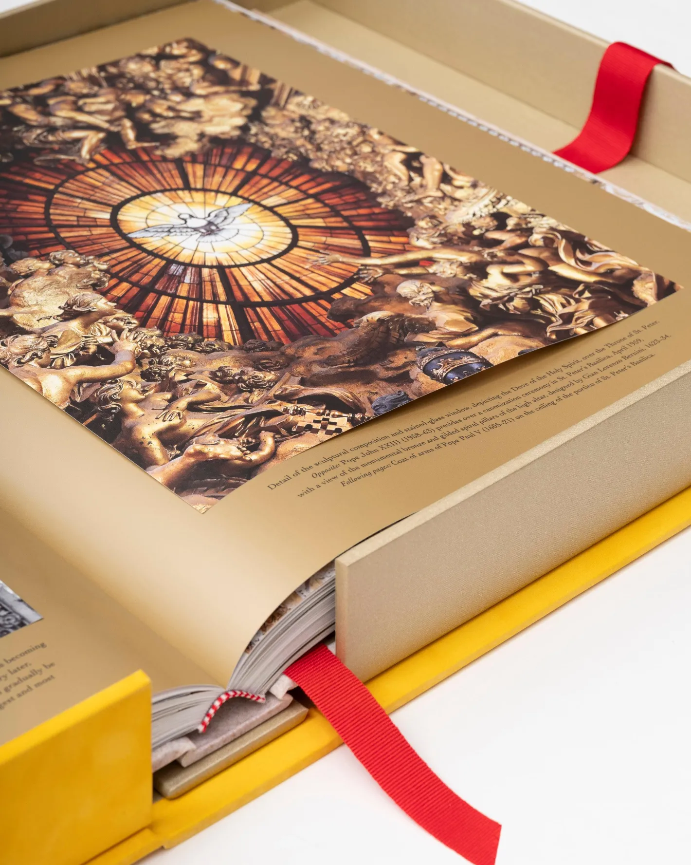 ASSOULINE Vatican: A Private Visit to a Secret World^ Architecture & Design